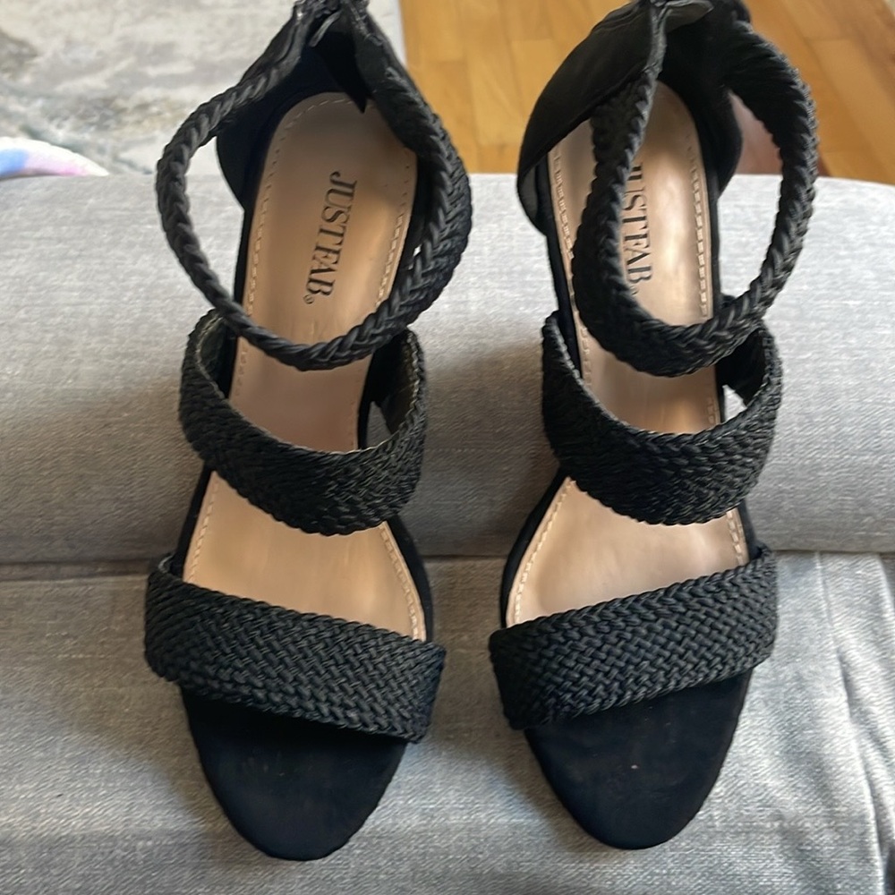 JustFab Strappy Wedges Black Sz 7